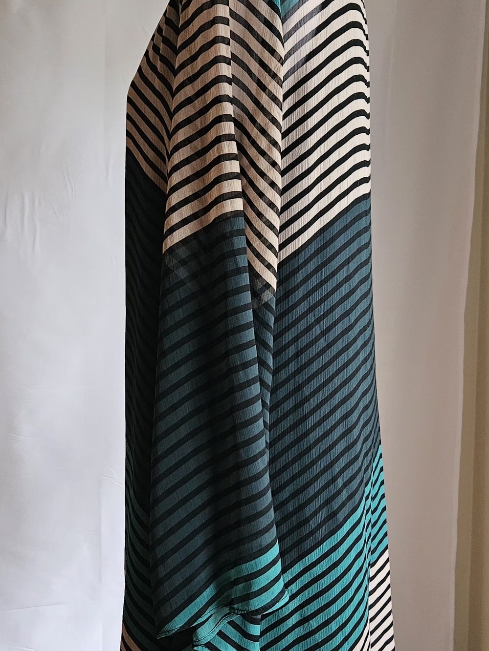 ECI New York Shift Dress Size 8 Striped V-Neck Bell Sleeve Sheer Overlay Teal - Picture 6 of 15